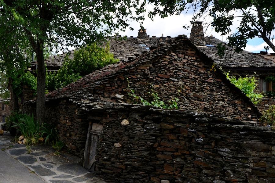 ! Foto guía España ! - Manuel Cervera Górriz: Pueblos negros - Guadalajara