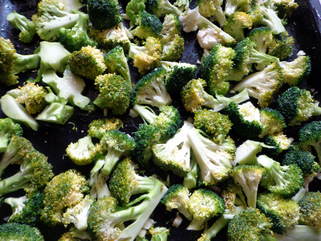 Oven roasted broccoli with Parmesan by Laka kuharica:  spread in one layer