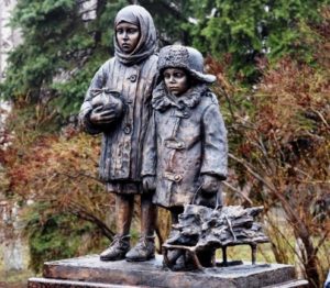 Памятник "Дети войны"