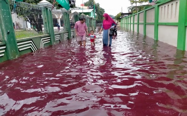 Kubu Sebelah Tambah Panas, Semarang Banjir, Jakarta Malah Trending Topic di Twitter