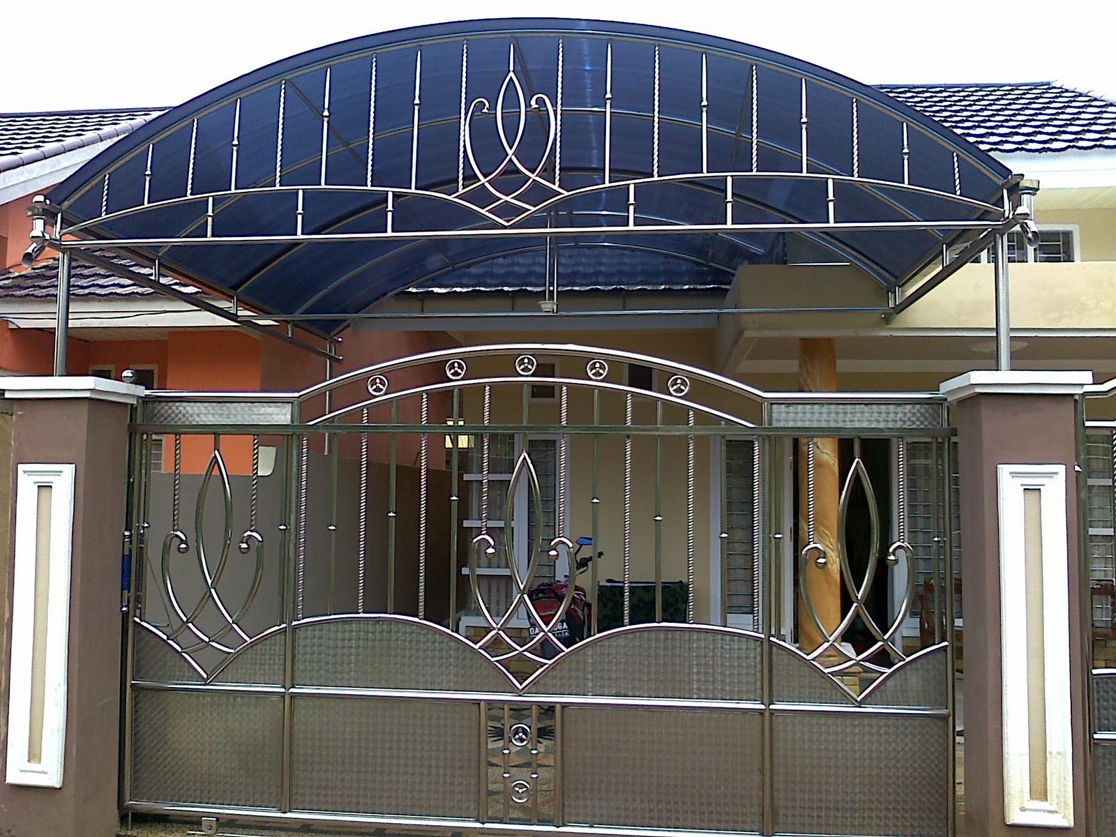 pagar stainless steel