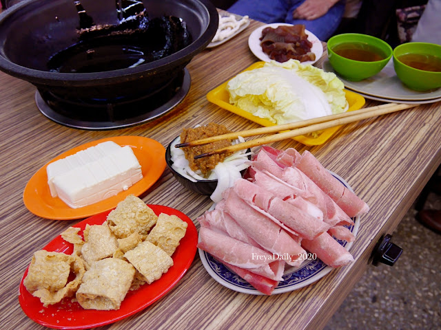 2020,  February │雅香石頭火鍋│走吧台北哪裡吃美食：萬華區西門町 台北必吃便宜火鍋 半夜也吃得到的排隊美食