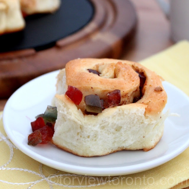 Torviewtoronto Chelsea Buns with Dried Fruit