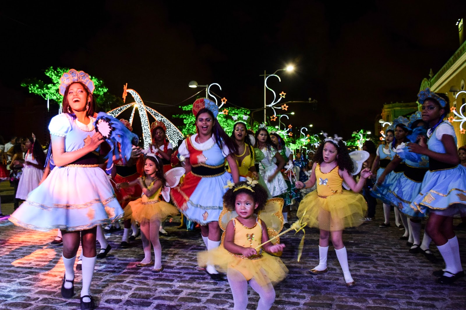 Tradições de Natal do Nordeste desfilam no Cais da Alfândega