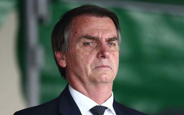 Novo celular de Bolsonaro não terá acesso a WhatsApp e Twitter