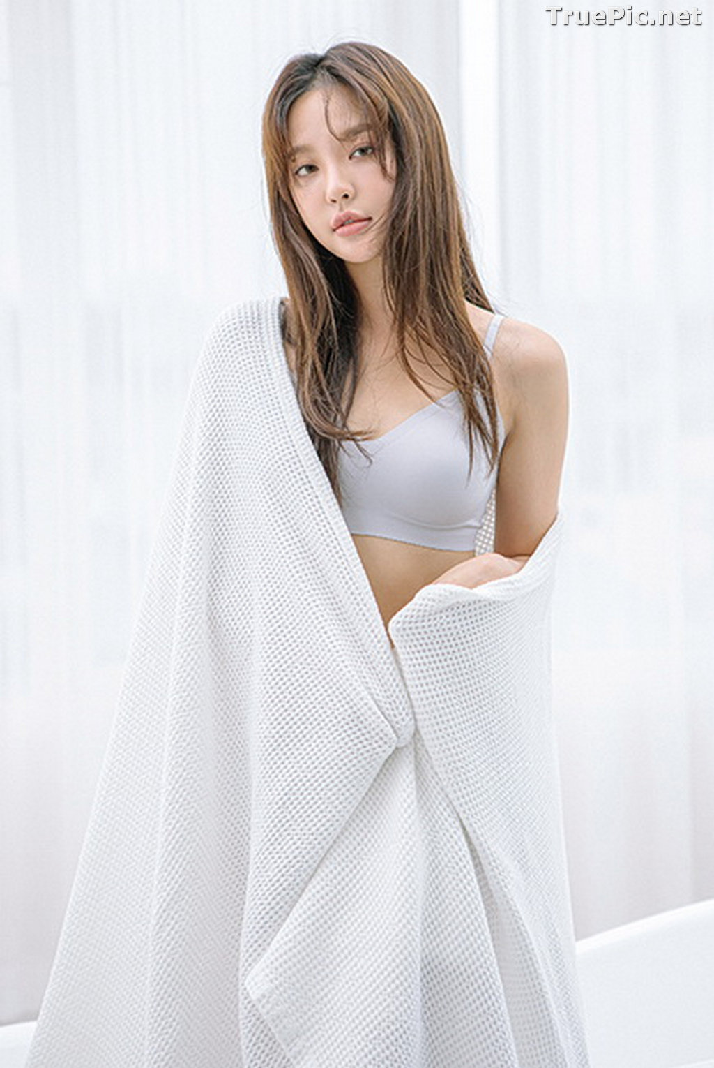 Image Korean Fashion Model - Hwang Yujin - Black and White Lingerie - TruePic.net - Picture-17