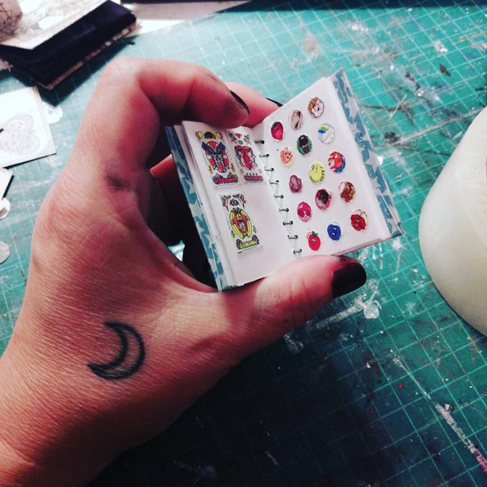 How to make miniature working stickers 