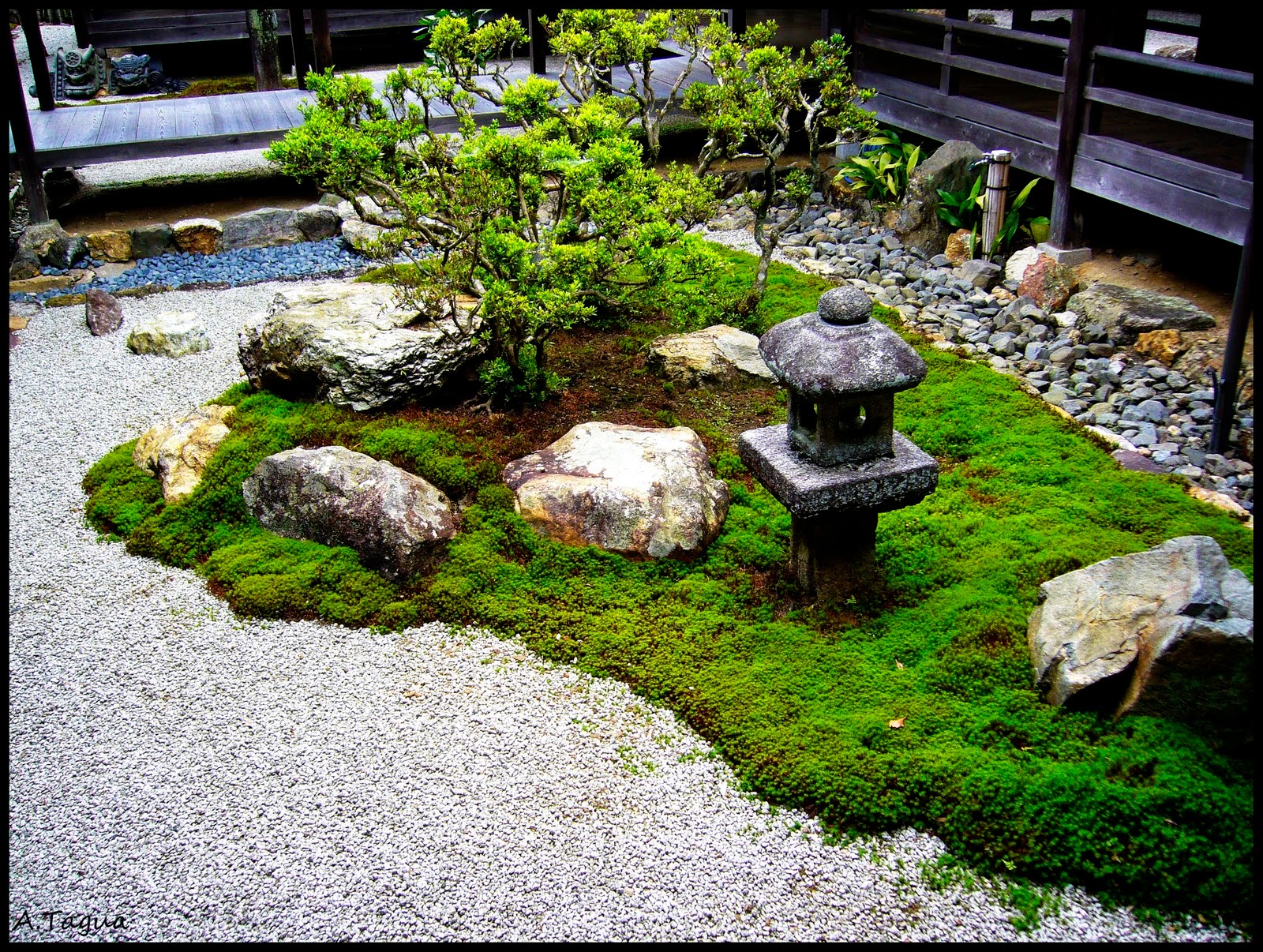 La_valija de Tucuta: LOS JARDINES ZEN . . . . . O KARESANSUI.