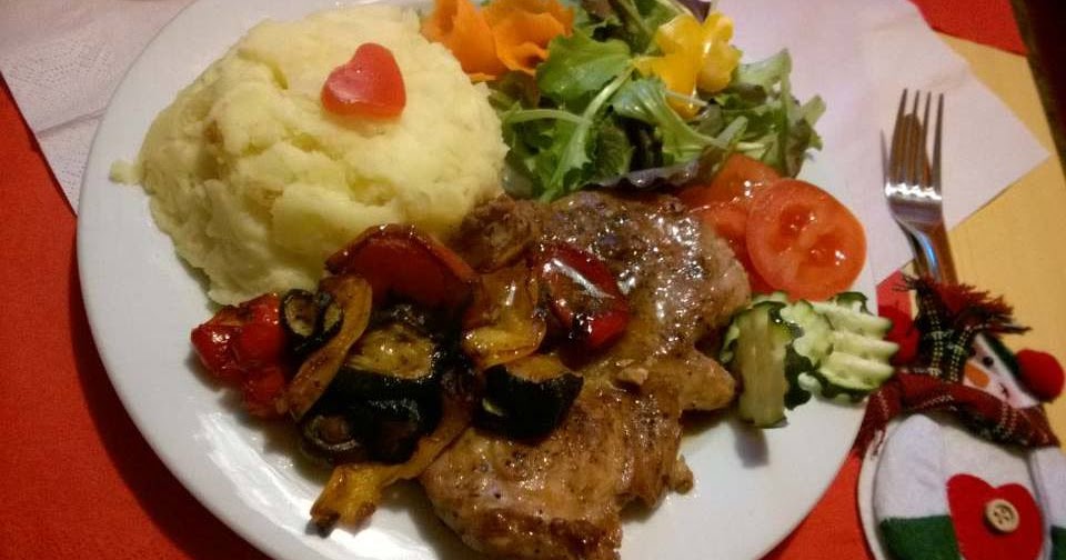 NAŠE KUCHYNĚ Steak z krkovice naložený v oleji, citronovém pepři a koření