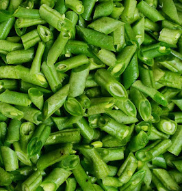Tipped, tailed and sliced fresh green beans