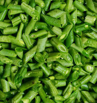Tipped, tailed and sliced fresh green beans