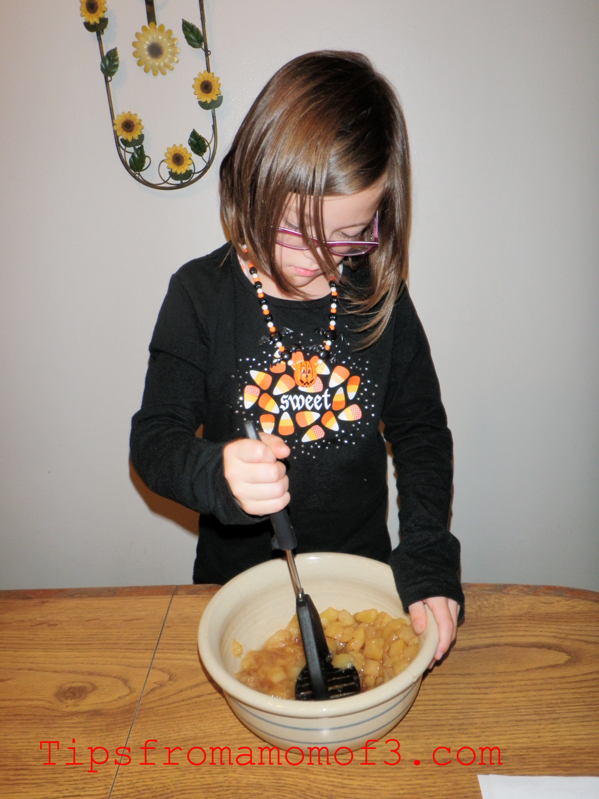 Tips From A Mom of 3 Cooking With Kids Homemade Applesauce Recipe!