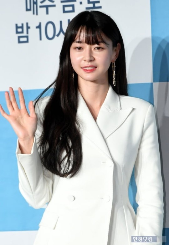 actress kwon nara was taken a hospital while filming actress kwon nara was taken a hospital while filming