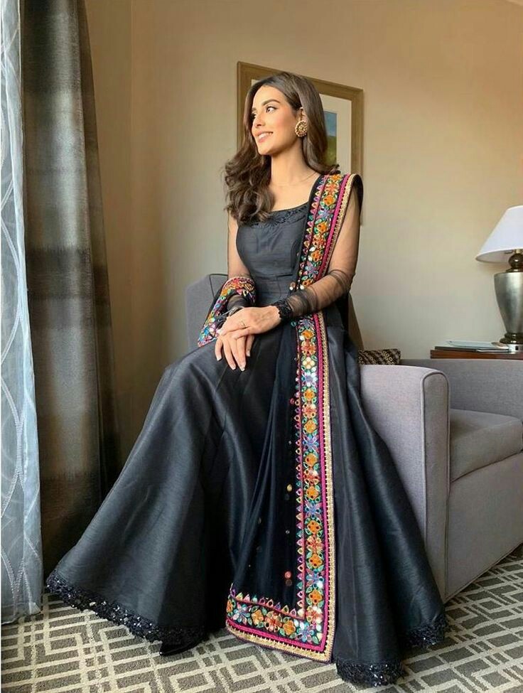 Beautiful and elegant black dress designs, latest dress design