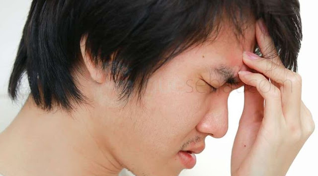 4 Tips Mengobati Sakit Kepala Terasa Berat Alami