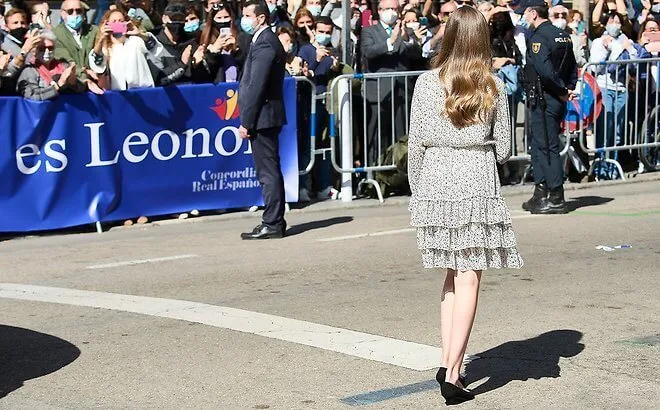 Crown Princess Leonor wore a mirta print dress from Poeta. Leonor, Princess of Asturias