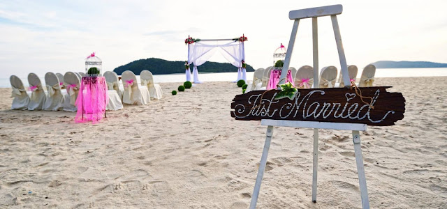 beach wedding pink