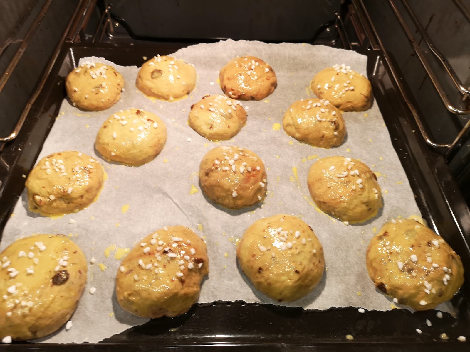 Rosinenbrötchen Heißwecken — Rezepte Suchen