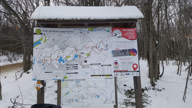 Tableau des sentiers du Parc du mont Loup Garou