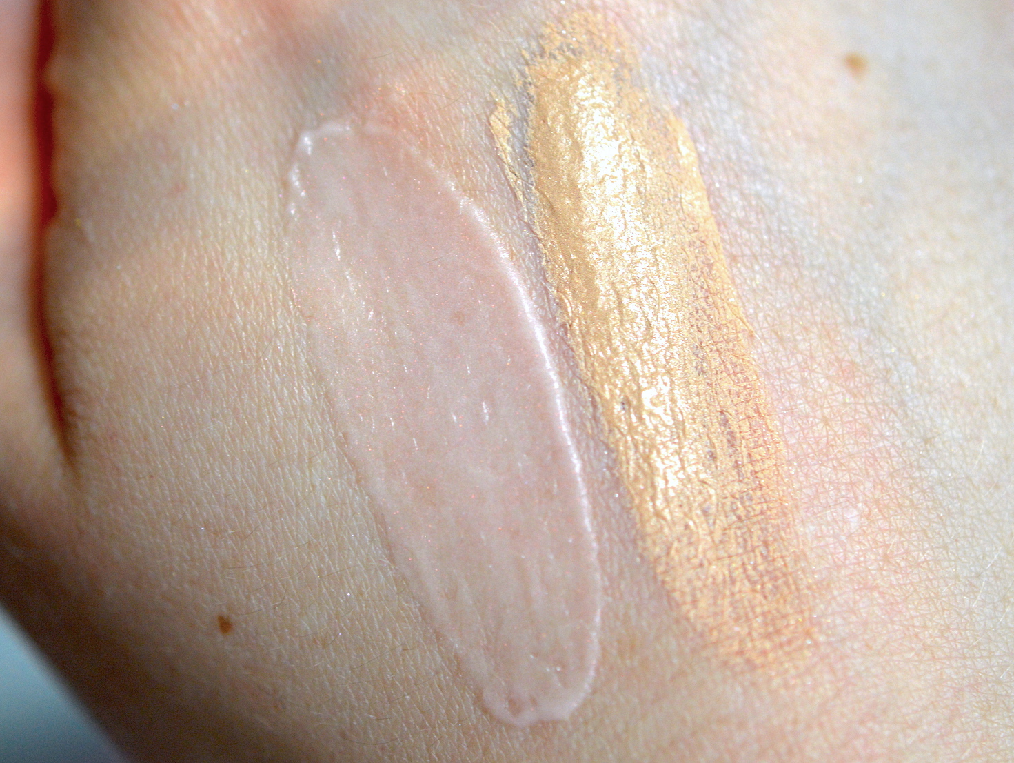 Stila Lingerie Soufflé Skin Perfecting Color and Primer Review Swatch