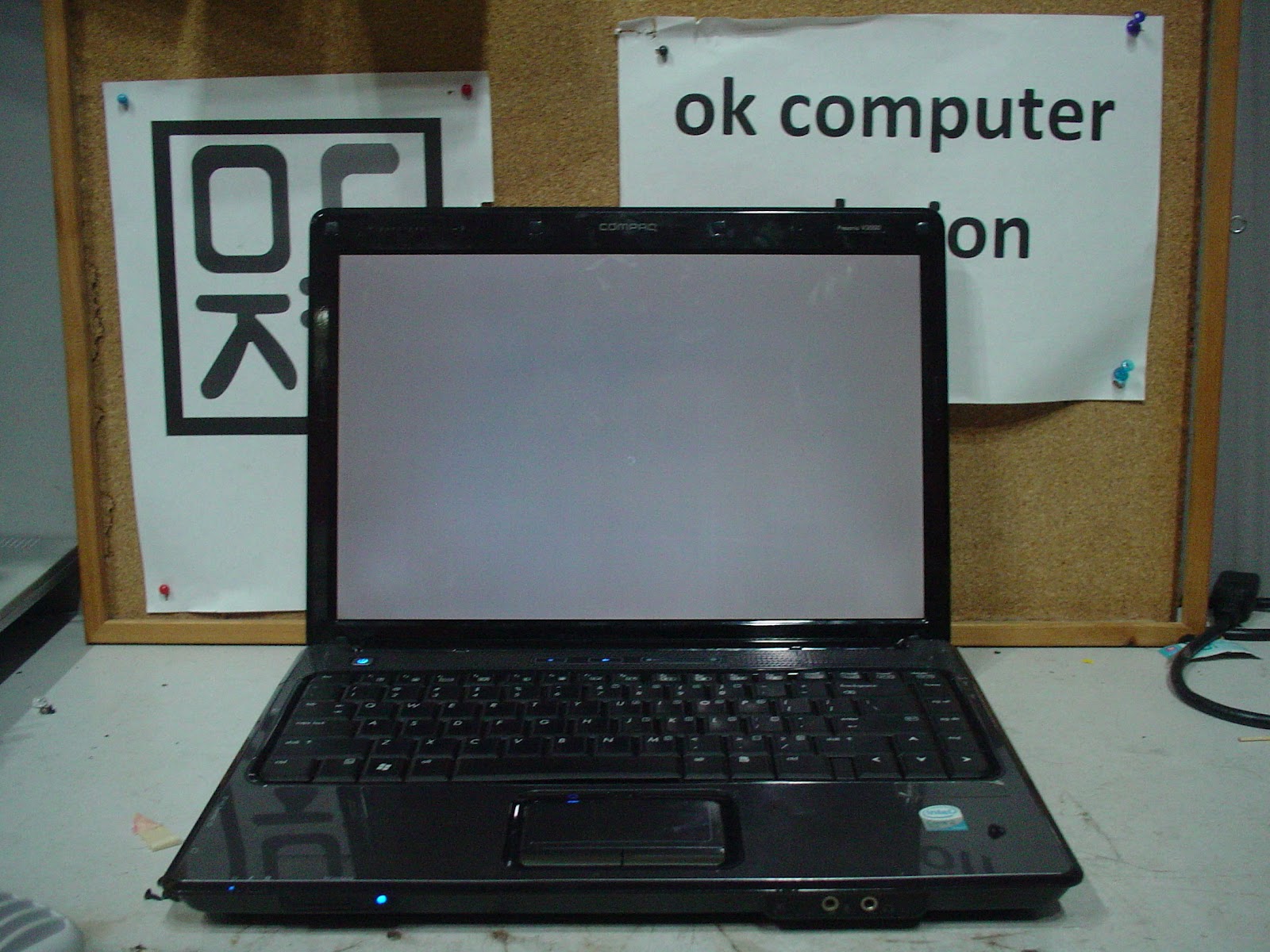 OK COMPUTER SOLUTION: Repair Screen Laptop Compaq Presario V3000