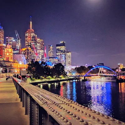 2 days in Melbourne: Melbourne skyline at night across the Yarra River