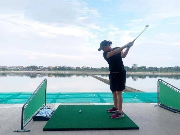 Sân tập golf trong nhà máy nước mặt sông Đuống bất ngờ “biến mất”