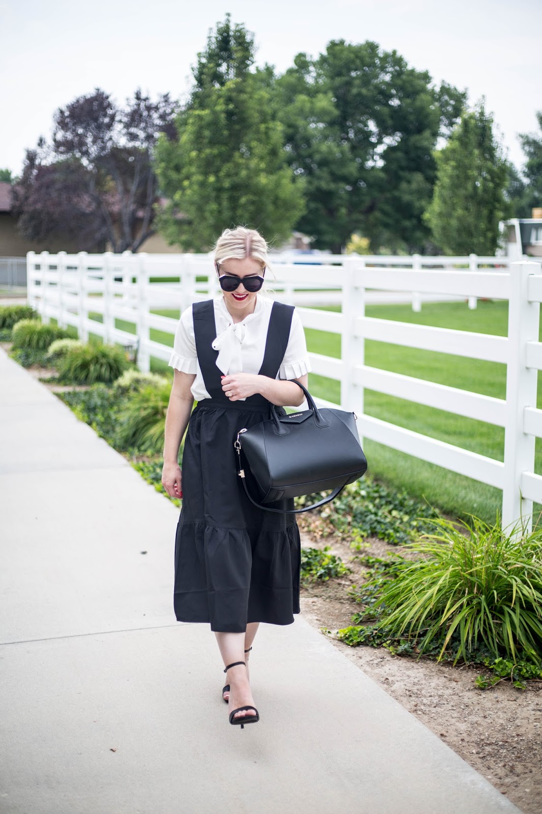 ladies black and white jumper