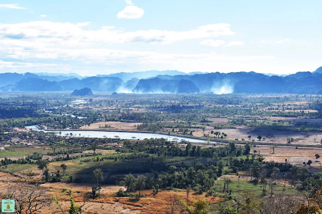 Mirador al valle de Kong Lor, Laos