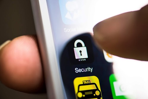 طريقة التخلص من التطبيقات الضارة في الهاتف