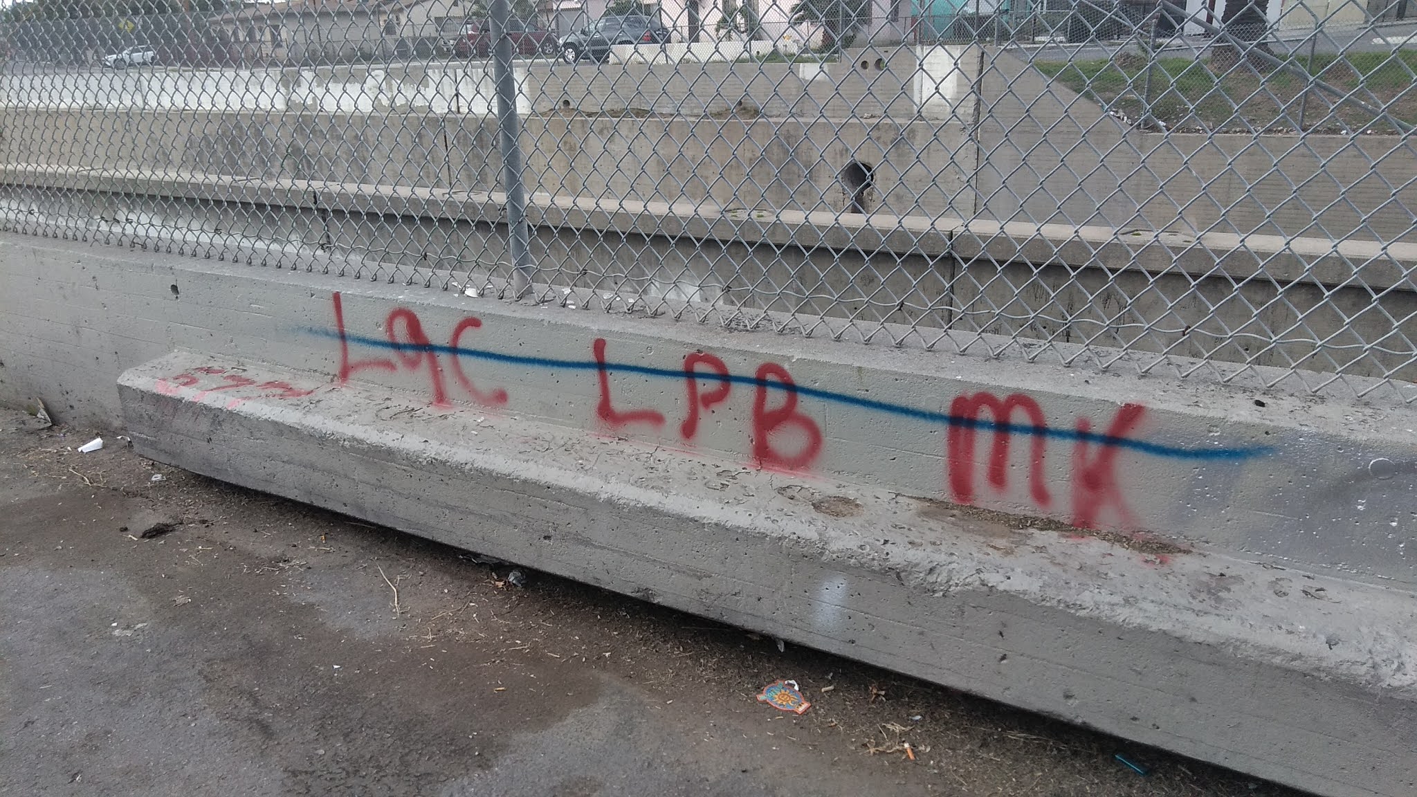 blood piru brims gangs graffiti Lincoln Park Bloods