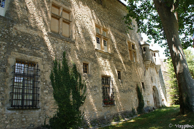 Una dimora nobile lungo le strade di Provenza