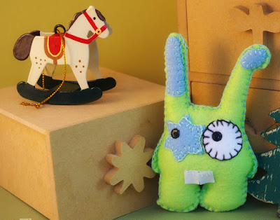 Craft felt green Bunny - lapin vert en feutrine par CocoFlower