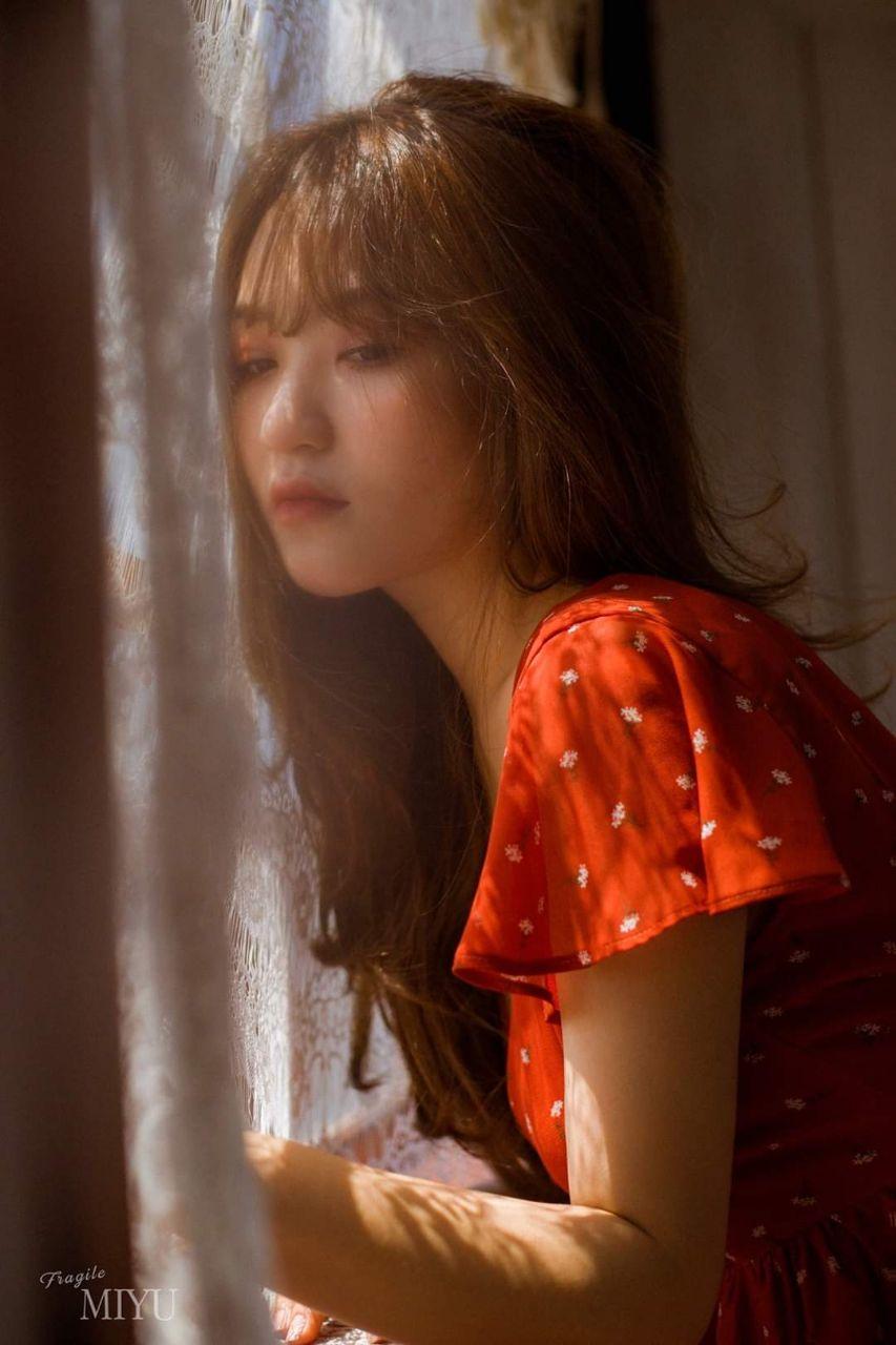 Gallery - Vietnamese model Pham Van Anh - Red polka dot dress - P2