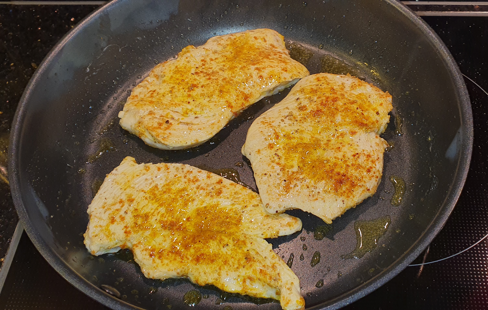 Wessels low carb Welt: Gebratener Spargel, Salat und Putenschnitzel