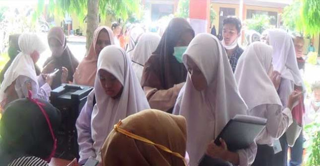 Website PPDB SMA Tidak Bisa Diakses, Calon Siswa Kota Pariaman Datangi Sekolah