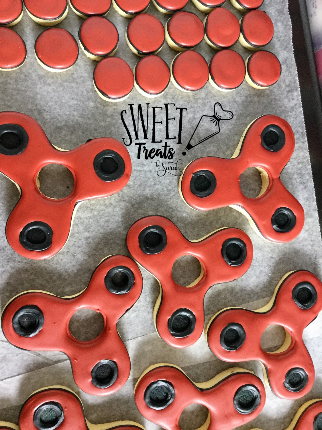 Saving with Sarah 100 Edible Cookie Fidget Spinner IT SPINS!!!!!!!!