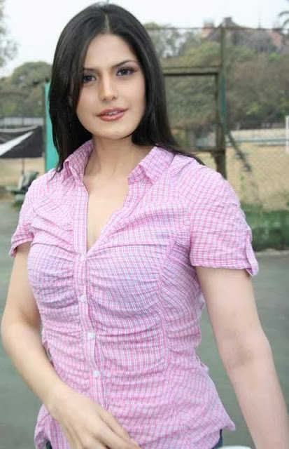 Indian Celeb Beautiful Actress Zarine Khan 