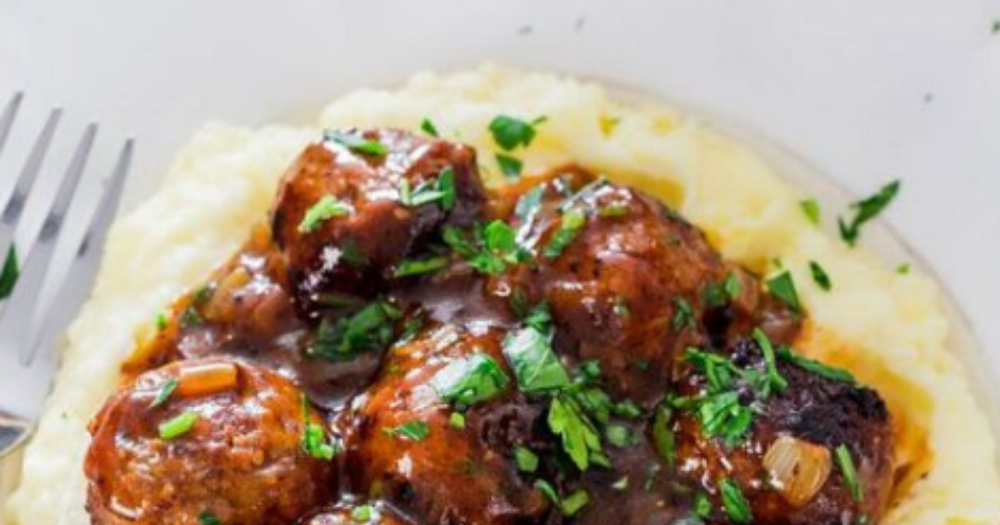 Salisbury Steak Meatballs with Gravy and Mashed Potatoes - Recipes Easy