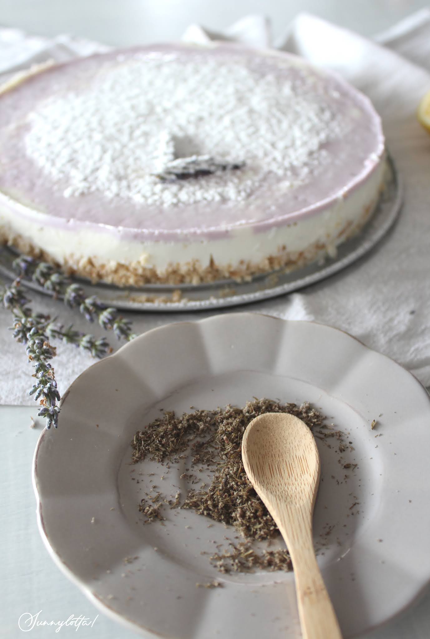 Lavendel-Zitronen-Quark-Kuchen ohne backen ★ | Sunnylotta Lavendel-Zitronen-Quark-Kuchen ohne backen ★ | Sunnylotta
