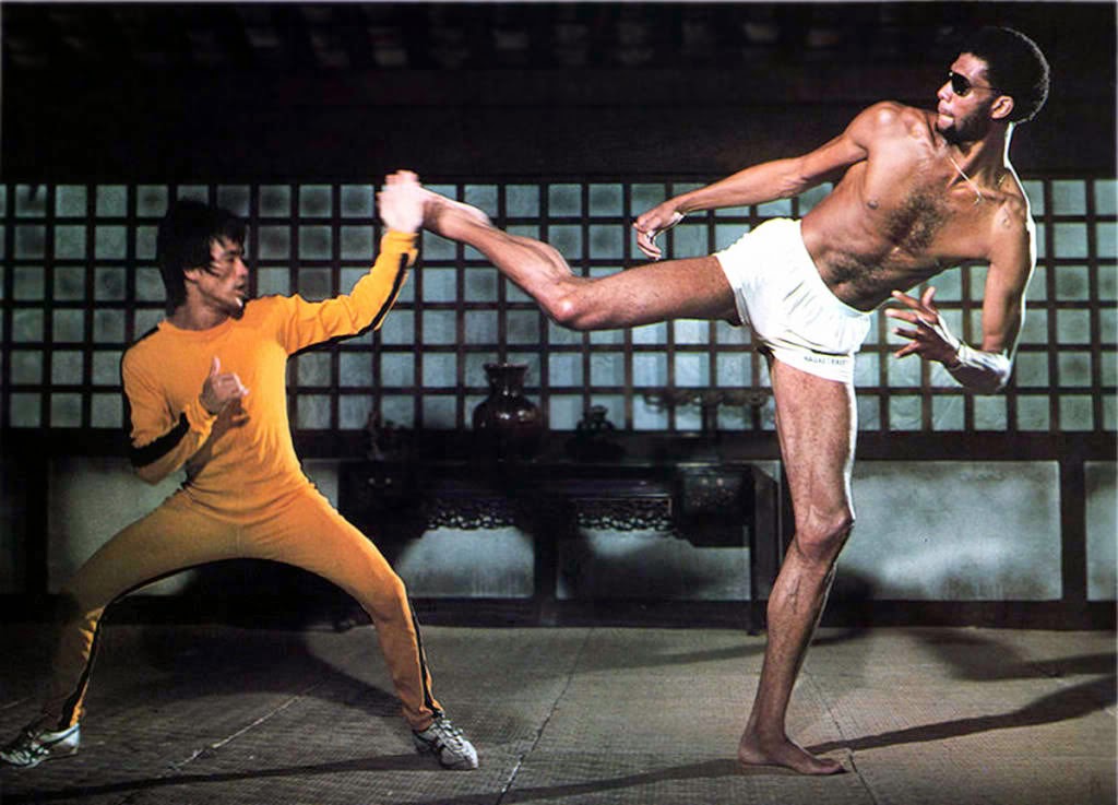 Game-of-Death-bruce-lee-27606850-1024-737%5B1%5D.jpg