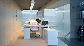 بيوت فاخرة مصممة من حاويات بالية