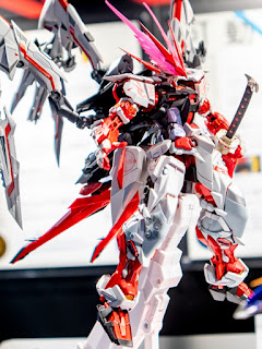 Metal Build Gundam Astray Red Dragon Kai