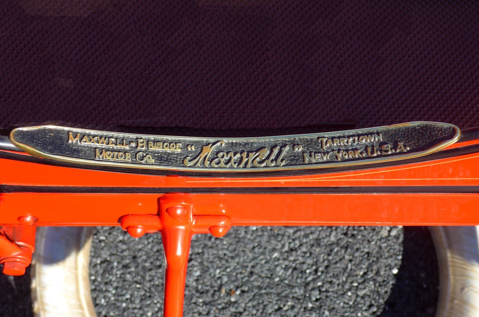 American Auto Emblems MAXWELL