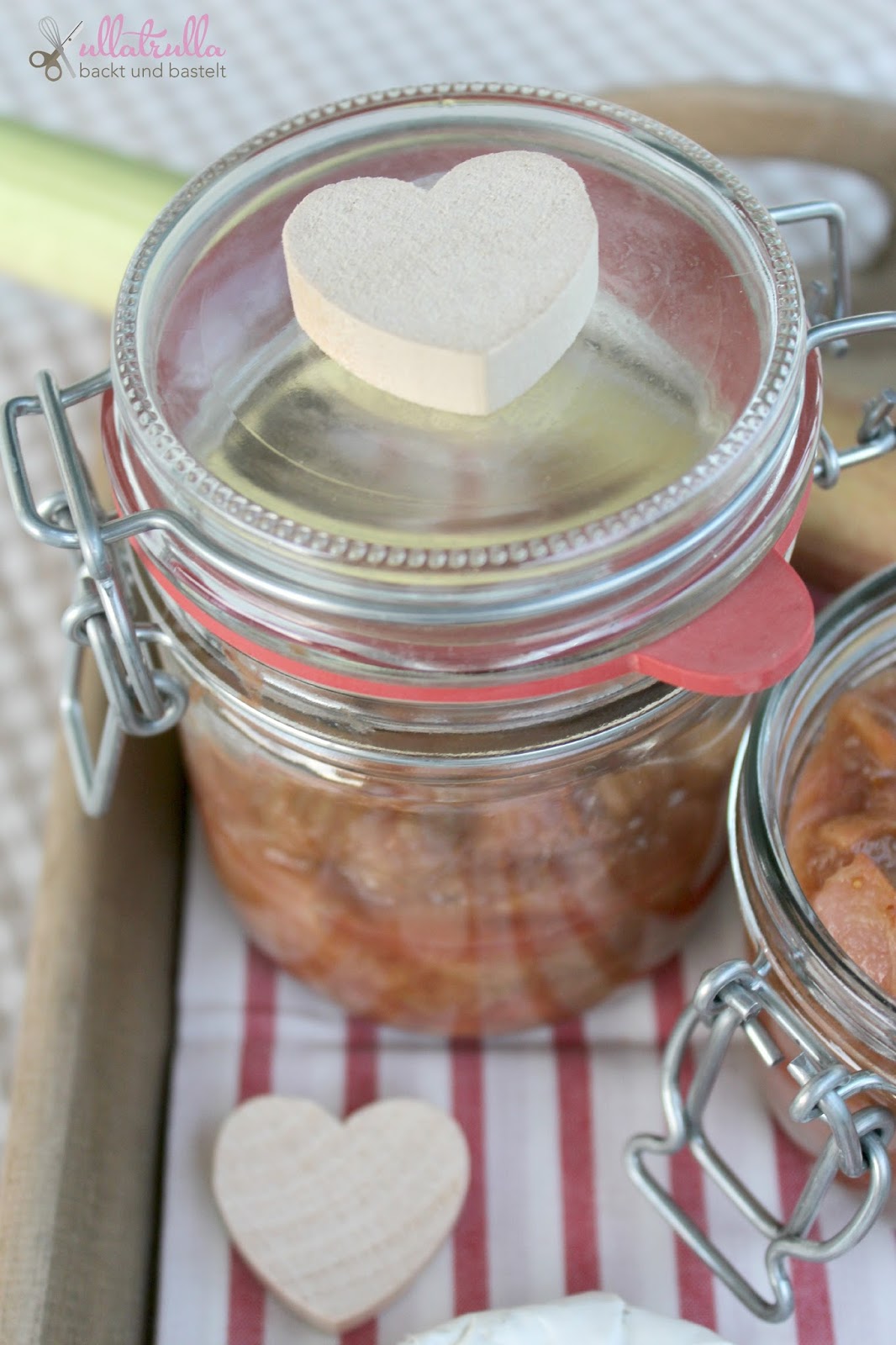 ullatrulla backt und bastelt: Obst wie von Oma | Rezept für Rhabarber ...