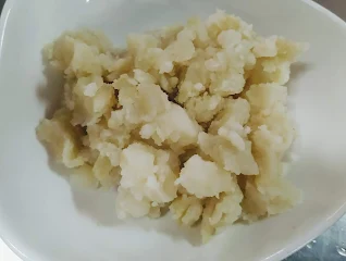 Roughly mashed potatoes for Samosa recipe