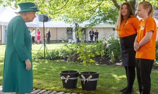 Queen Elizabeth and The Princess Royal visited The Edinburgh Climate Change Institute in Edinburgh