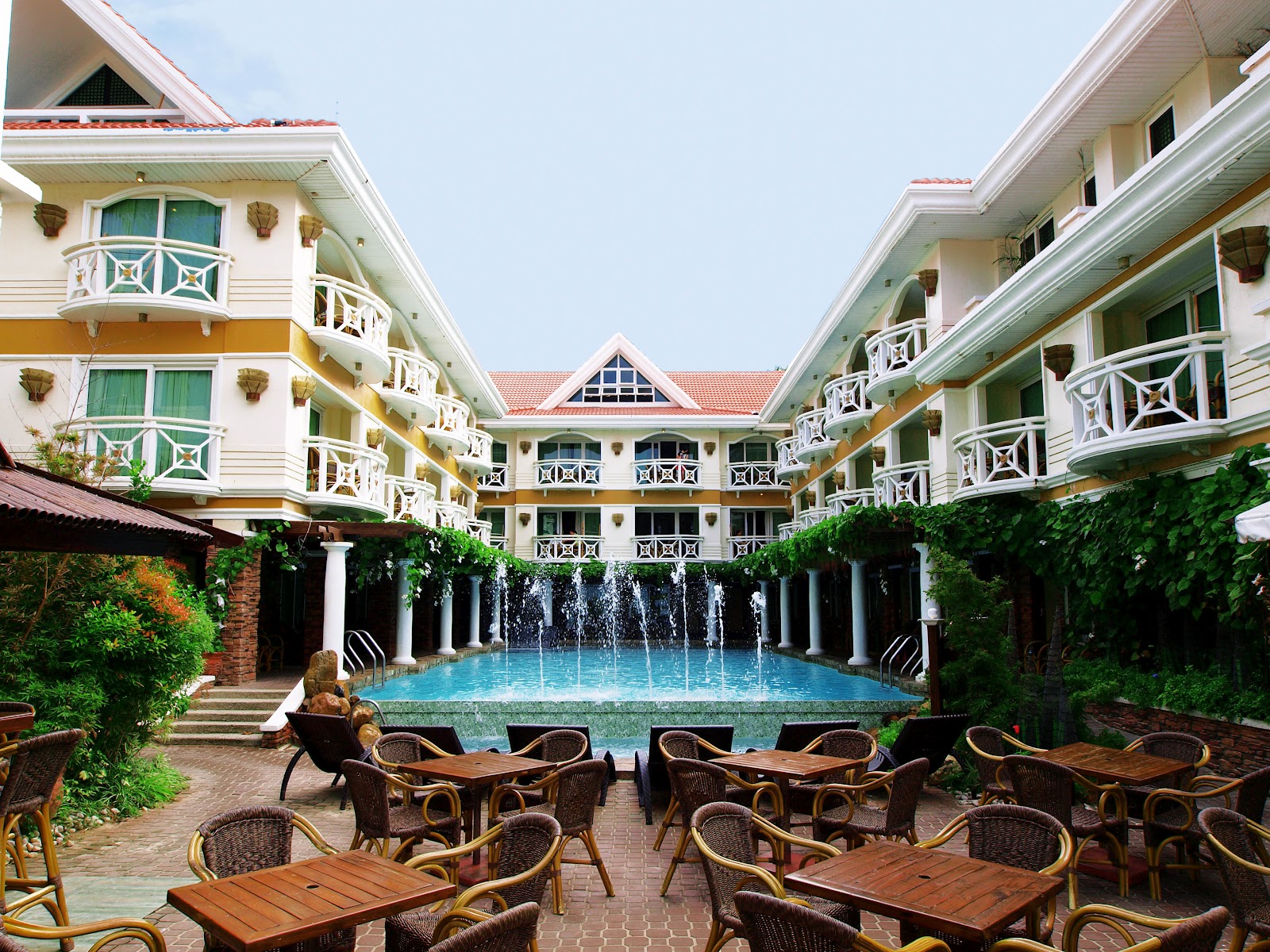 BORACAY MANDARIN ISLAND HOTEL EARNS 2012 TRIPADVISOR CERTIFICATE OF