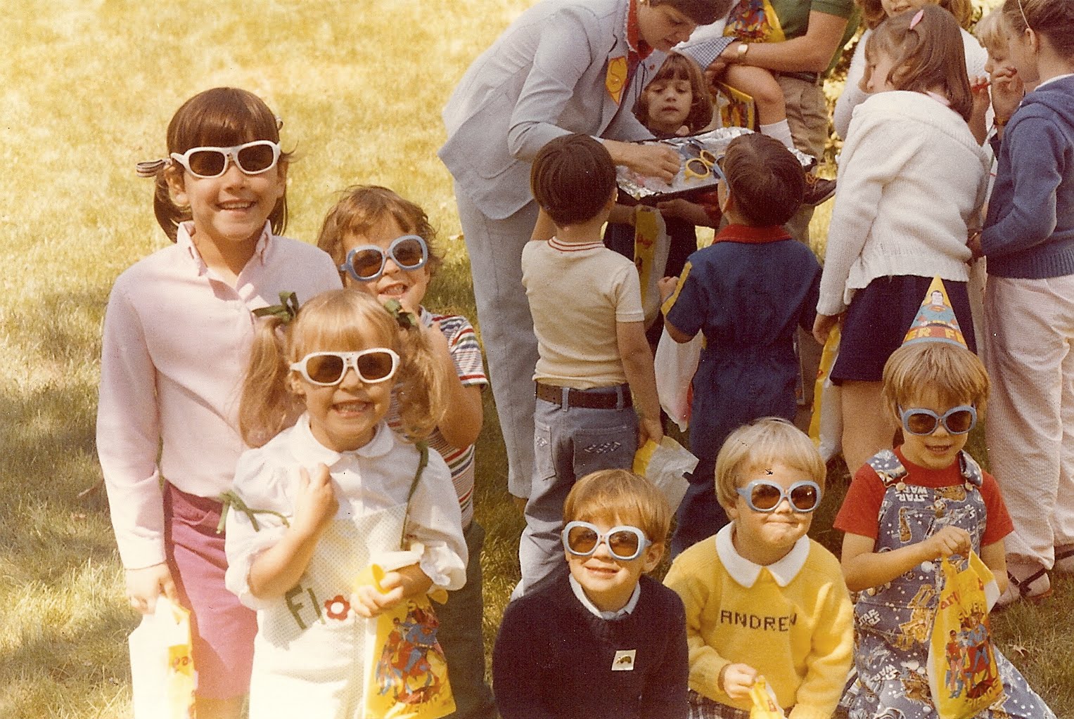 VISIQUE KAPITI EYECARE Do Children Need to Wear Sunglasses