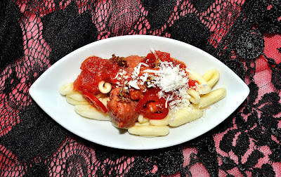 Cavatelli mit Polpette in Tomatensoße